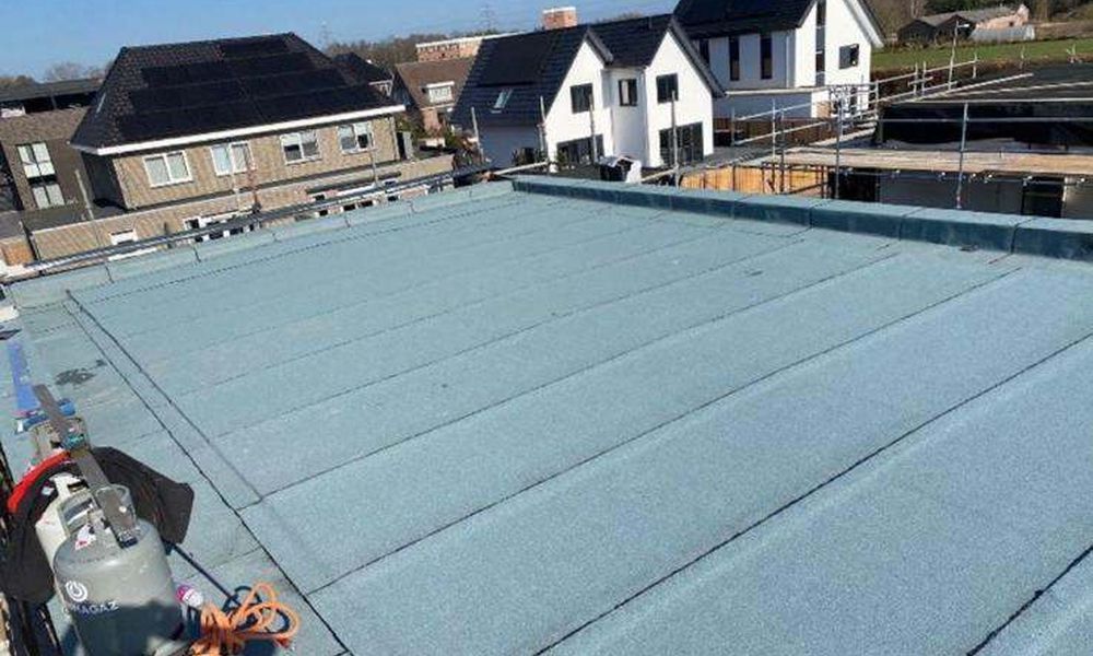 Nieuw dak in Lopik laten aanleggen Geheel nieuw plat dak aangelegd
